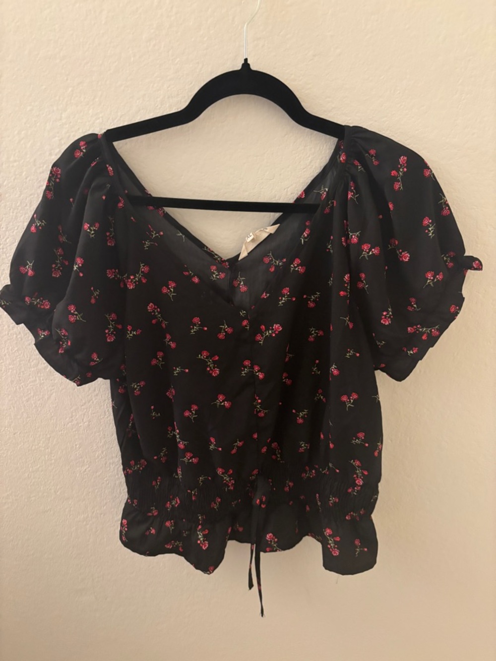 indulge Black Puff-Sleeve Floral Peplum Blouse